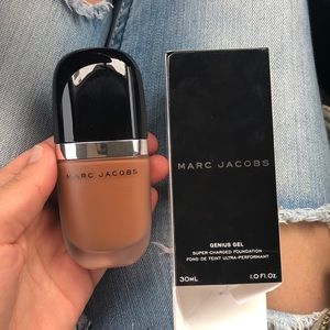 Marc Jacobs genius gel super charge foundation